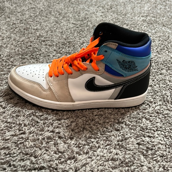 Air Jordan 1 Retro High - Picture 2 of 7